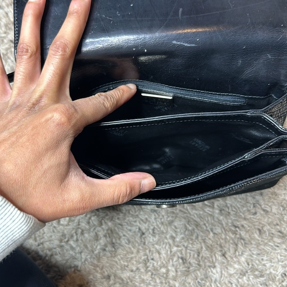 STUART WEITZMAN
Vegan Embossed Leather Shoulder Bag - Picture 8 of 8